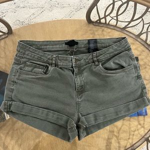 H&M olive green shorts size 12